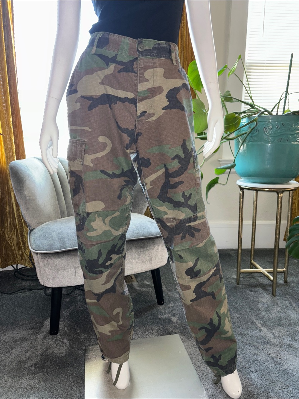 Urban Outfitters Green Camo High-Rise Cargo Pants